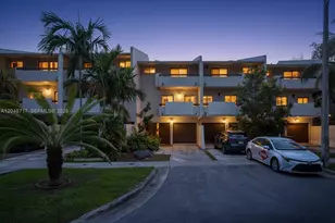 2525 NE 135th St, North Miami, FL 33181 - Photo 1