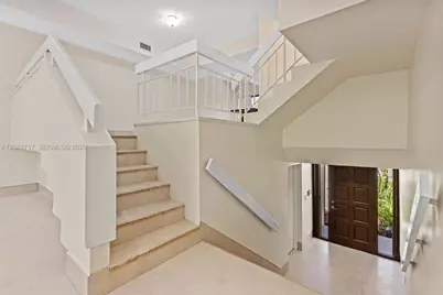 2525 NE 135th St, North Miami, FL 33181 - Photo 5