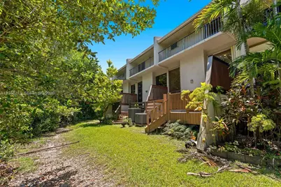2525 NE 135th St, North Miami, FL 33181 - Photo 17
