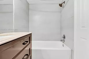 2750 NE 183rd St, Aventura, FL 33160 - Photo 21