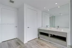650 NE 32nd St, Miami, FL 33137 - Photo 11