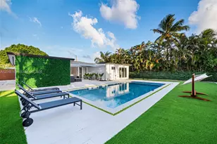 10658 NE 11th Ave, Miami Shores, FL 33138 - Photo 3