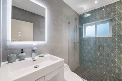 10658 NE 11th Ave, Miami Shores, FL 33138 - Photo 17