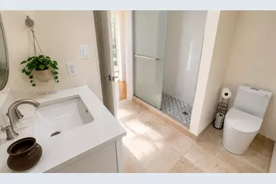 9805 NW 45th Ln, Doral, FL 33178 - Photo 5