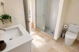 9805 NW 45th Ln, Doral, FL 33178 - Photo 5