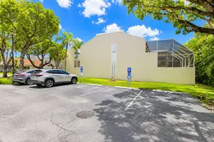 9805 NW 45th Ln, Doral, FL 33178 - Photo 13