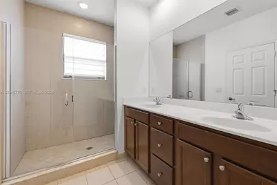 8820 NW 103rd Ave, Doral, FL 33178 - Photo 23