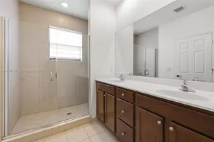 8820 NW 103rd Ave, Doral, FL 33178 - Photo 23