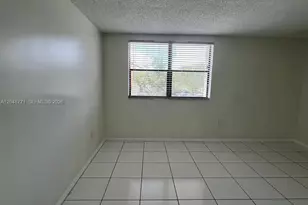 10241 NW 9th St Cir, Miami, FL 33172 - Photo 25