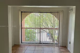 10241 NW 9th St Cir, Miami, FL 33172 - Photo 23