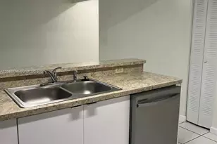 10241 NW 9th St Cir, Miami, FL 33172 - Photo 5