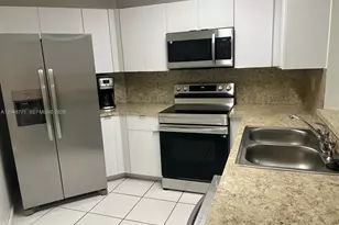 10241 NW 9th St Cir, Miami, FL 33172 - Photo 3