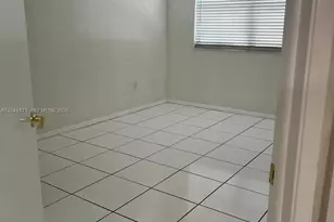 10241 NW 9th St Cir, Miami, FL 33172 - Photo 11