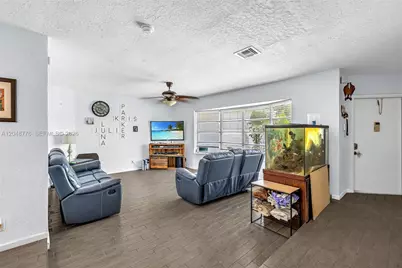 5045 SW 10th St, Margate, FL 33068 - Photo 11