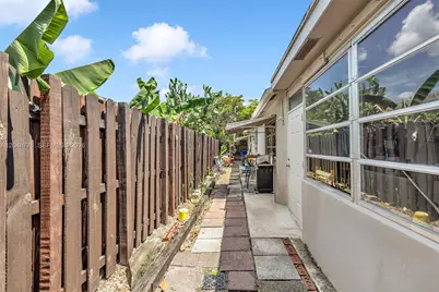 5045 SW 10th St, Margate, FL 33068 - Photo 31