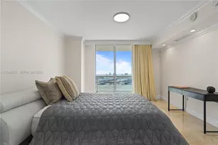 50 Biscayne Blvd, Miami, FL 33132 - Photo 13