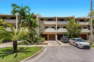 2525 NE 135th St, North Miami, FL 33181 - Photo 1