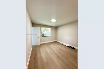 2540 W 67th Pl #202-28, Hialeah, FL 33016 - Photo 5