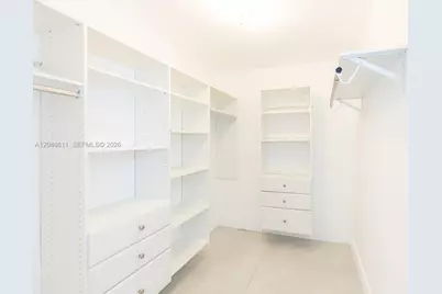 913 NE 2nd St, Hallandale Beach, FL 33009 - Photo 21