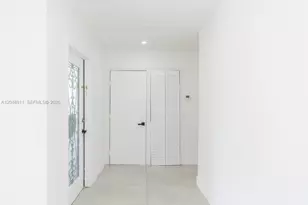 913 NE 2nd St, Hallandale Beach, FL 33009 - Photo 15