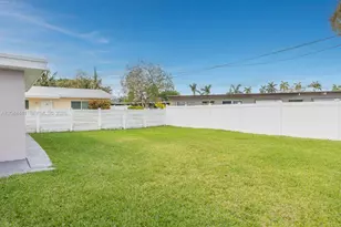 913 NE 2nd St, Hallandale Beach, FL 33009 - Photo 35