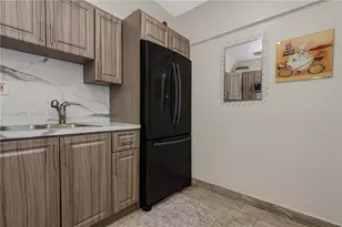 750 NE 4th Pl, Hialeah, FL 33010 - Photo 11