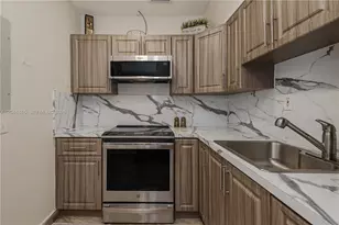 750 NE 4th Pl, Hialeah, FL 33010 - Photo 13