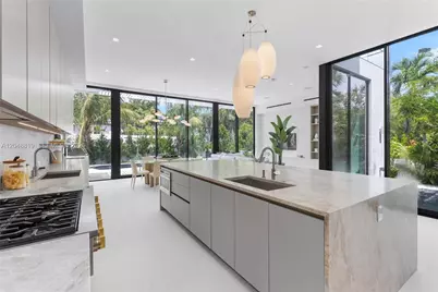 4504 Sheridan Ave, Miami Beach, FL 33140 - Photo 13