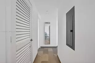 68 SE 6th St, Miami, FL 33131 - Photo 23