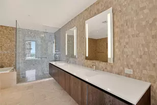 68 SE 6th St, Miami, FL 33131 - Photo 7