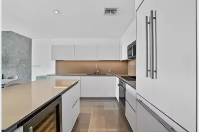 68 SE 6th St #3710, Miami, FL 33131 - Photo 21
