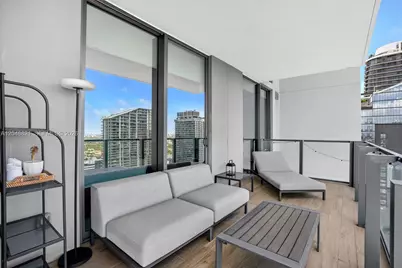 68 SE 6th St #3710, Miami, FL 33131 - Photo 3