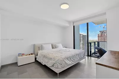 68 SE 6th St #3710, Miami, FL 33131 - Photo 11