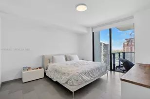 68 SE 6th St, Miami, FL 33131 - Photo 11