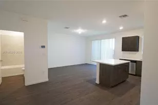 2411 SE 10th St, Homestead, FL 33035 - Photo 11