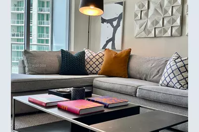 1300 Brickell Bay Dr #2208, Miami, FL 33131 - Photo 3