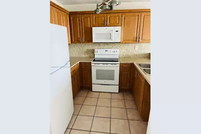 8075 NW 7th St #520, Miami, FL 33126 - Photo 3