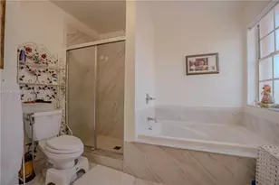 19702 NW 84th Pl, Hialeah, FL 33015 - Photo 17