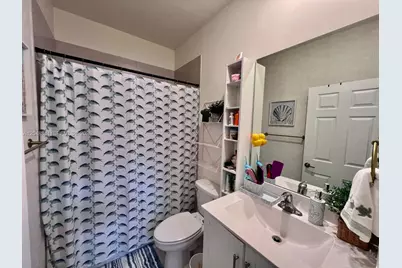10939 W 32nd Ln, Hialeah, FL 33018 - Photo 17
