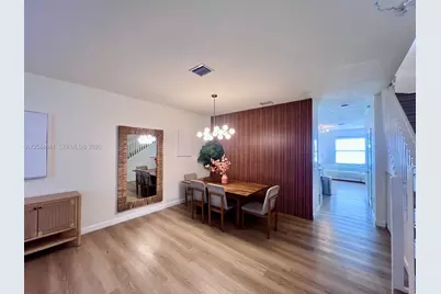 10939 W 32nd Ln, Hialeah, FL 33018 - Photo 11