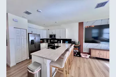 10939 W 32nd Ln, Hialeah, FL 33018 - Photo 5