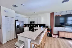 10939 W 32nd Ln, Hialeah, FL 33018 - Photo 5