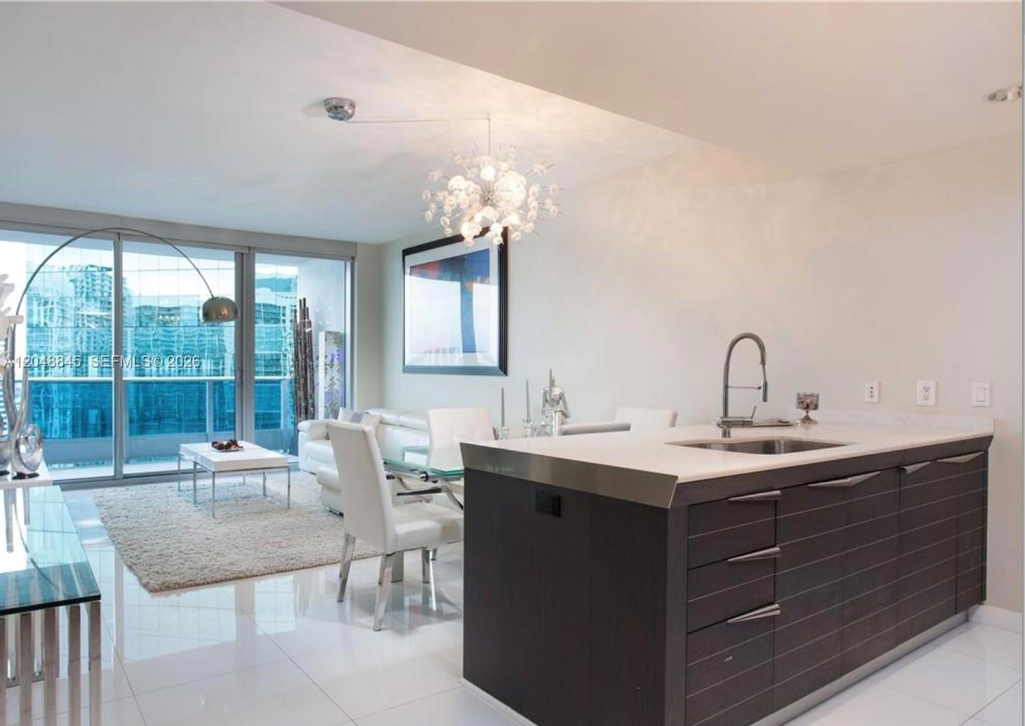 200 Biscayne Blvd Way #3209 - 200 Biscayne Blvd Way #3209, Miami, FL 33131 Luxury Property | Jose Angel Pina