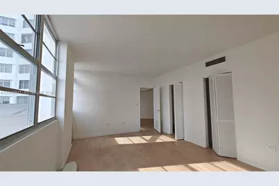 801 Brickell Bay Dr #365, Miami, FL 33131 - Photo 3