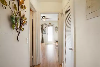 1000 SW 11 Ave #17E, Hallandale Beach, FL 33009 - Photo 9