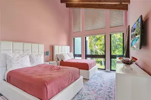 113 Holiday Dr, Hallandale Beach, FL 33009 - Photo 43