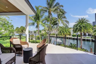 113 Holiday Dr, Hallandale Beach, FL 33009 - Photo 37