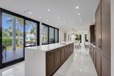 113 Holiday Dr, Hallandale Beach, FL 33009 - Photo 19
