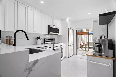 10211 SW 77th Ct, Miami, FL 33156 - Photo 11