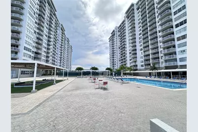 18021 Biscayne Blvd #702, Aventura, FL 33160 - Photo 15